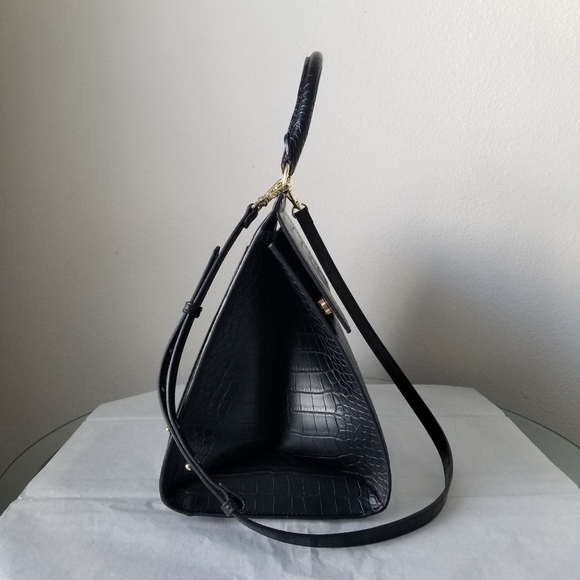 Modern Picnic Large Luncher in Black Faux Crocodile - Picture 4 of 15